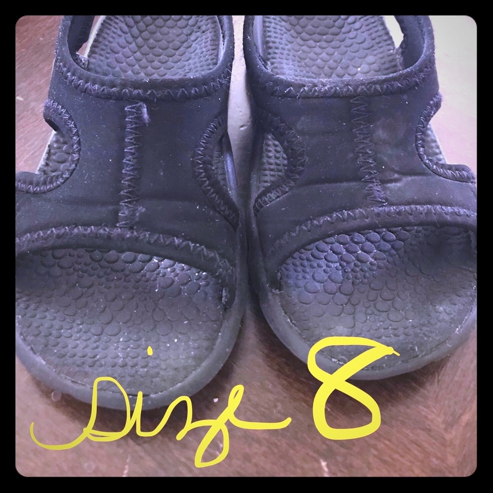 Boys Nike sandals size 8